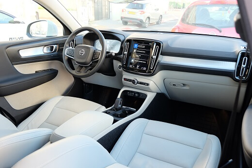 וולוו XC40 פלאג אין